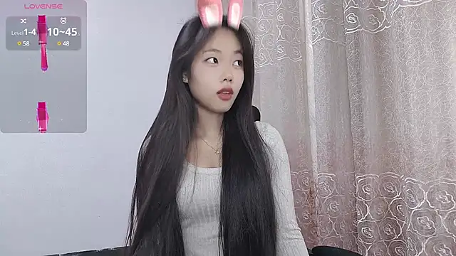 Snapshot of Lvy--v chatting on March 5, 2025, 10:54 pm Lvy--v online show from March 5, 2025, 10:54 pm