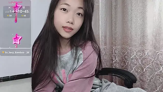 Snapshot of Lvy--v chatting on February 9, 2025, 10:43 pm Lvy--v online show from February 9, 2025, 10:43 pm