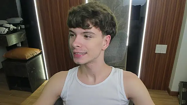 Snapshot of calvin_love_you chatting on May 9, 2026, 5:05 pm calvin love you online show from May 9, 2026, 5:05 pm