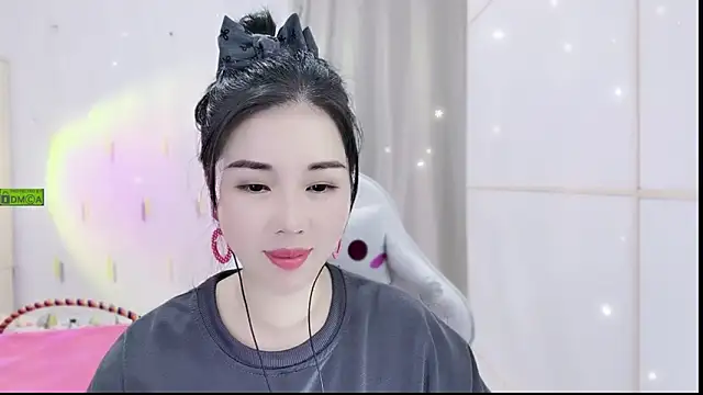 HK angelchloe online show from October 25, 2025, 12:54 am