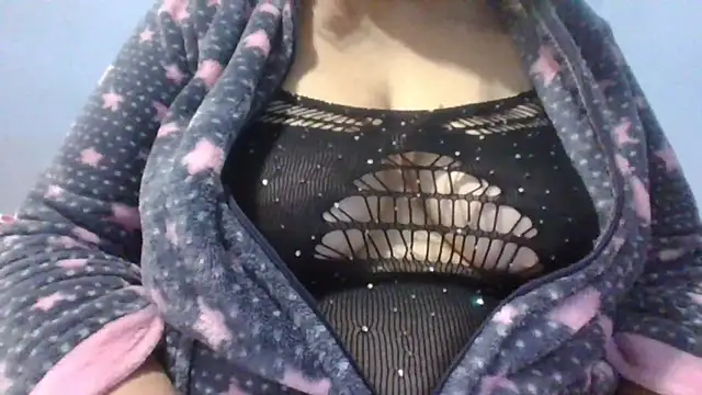 maria38xxx online show from February 1, 2025, 1:44 am