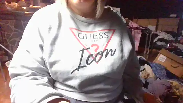 maria38xxx online show from October 5, 2025, 5:03 pm