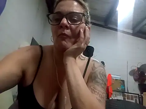 llASHll online show from November 22, 2025, 4:06 pm