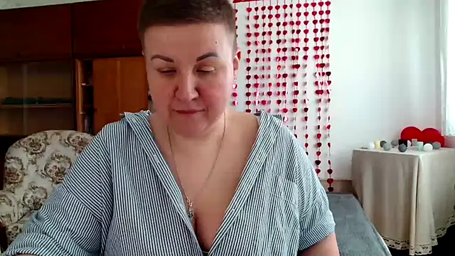 Snapshot of Annet1912 chatting on March 22, 2025, 10:49 am Annet1912 online show from March 22, 2025, 10:49 am