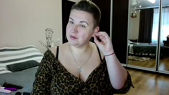 Snapshot of Annet1912 chatting on September 17, 2025, 7:32 am Annet1912 online show from September 17, 2025, 7:32 am