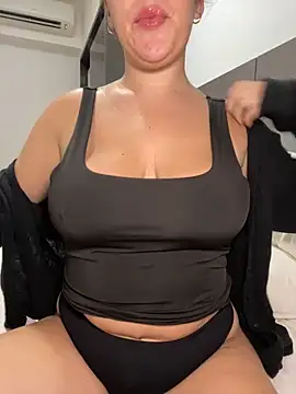 Snapshot of lilylush24 chatting on March 17, 2025, 7:46 am lilylush24 online show from March 17, 2025, 7:46 am