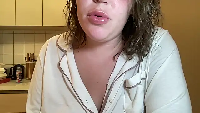 Snapshot of lilylush24 chatting on February 19, 2025, 2:55 pm lilylush24 online show from February 19, 2025, 2:55 pm