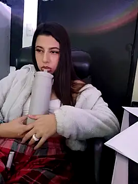 sweet quinn online show from January 16, 2025, 7:49 am