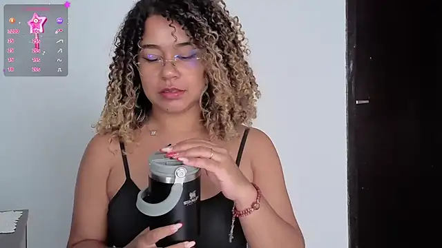 Snapshot of VitoriaFernandes chatting on January 17, 2026, 8:01 pm VitoriaFernandes online show from January 17, 2026, 8:01 pm