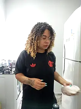 Snapshot of VitoriaFernandes chatting on February 18, 2026, 1:51 pm VitoriaFernandes online show from February 18, 2026, 1:51 pm