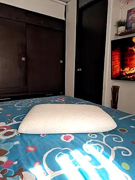 Snapshot of CarolineMuzgui chatting on November 7, 2025, 1:26 pm CarolineMuzgui online show from November 7, 2025, 1:26 pm