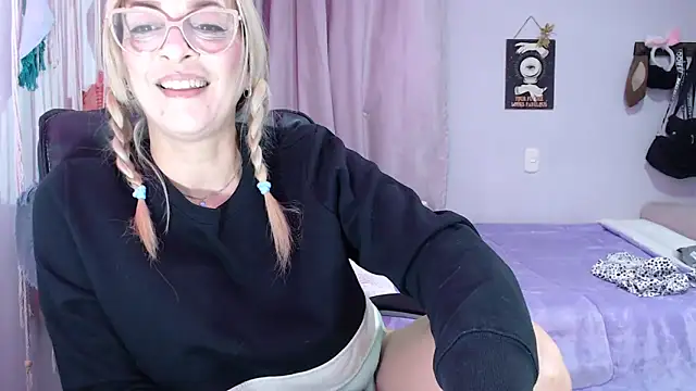 yulieth anamar online show from February 27, 2025, 1:19 am