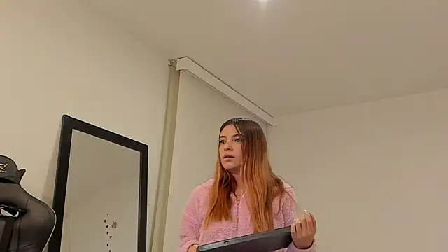 sofiarouge online show from March 19, 2025, 2:16 am