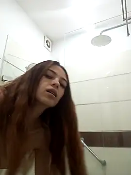 sofiarouge online show from September 9, 2025, 4:38 pm