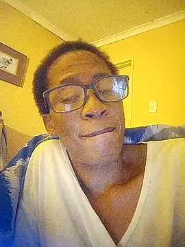 bustybillies online show from April 13, 2026, 3:27 pm