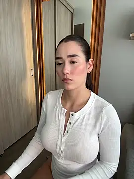 FridaKlein online show from October 8, 2025, 7:25 pm