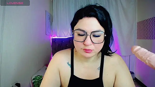 Snapshot of _curvy_latina chatting on March 18, 2025, 12:17 pm curvy latina online show from March 18, 2025, 12:17 pm