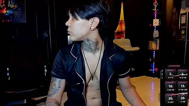 ZhoeStrong online show from October 11, 2025, 10:44 pm