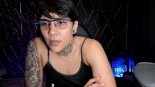 ZhoeStrong online show from February 3, 2026, 2:53 am