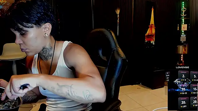 ZhoeStrong online show from September 14, 2025, 9:15 pm