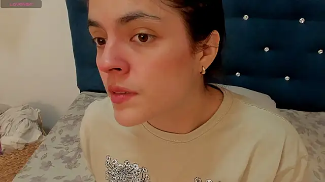 sofiaclauss online show from February 8, 2025, 5:29 am