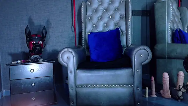 LusstCruella online show from September 29, 2025, 2:55 pm