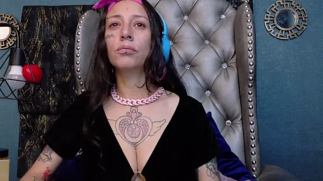 Snapshot of LusstCruella chatting on May 1, 2026, 3:06 pm LusstCruella online show from May 1, 2026, 3:06 pm