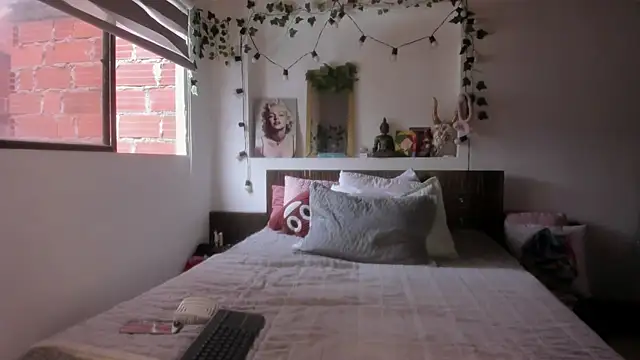 Snapshot of cattleya_campbell chatting on December 18, 2025, 9:29 pm cattleya campbell online show from December 18, 2025, 9:29 pm