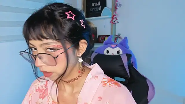 Yommi Winx online show from April 5, 2026, 3:35 am