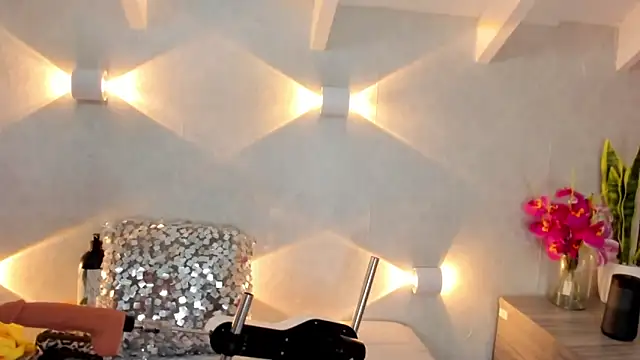 Martina Miiller online show from April 13, 2026, 12:42 pm