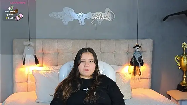 Laia and Aloby online show from October 9, 2025, 10:21 pm