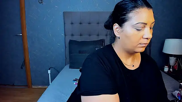 Snapshot of AmyCubes chatting on October 24, 2025, 4:33 am AmyCubes online show from October 24, 2025, 4:33 am