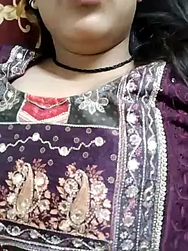 Sreya213 online show from January 22, 2025, 8:06 pm