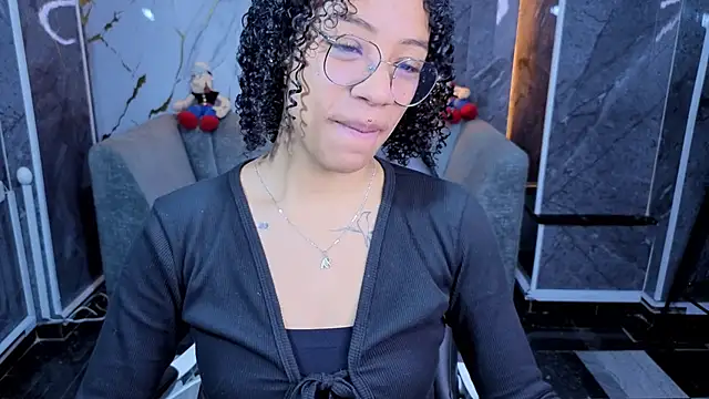 Violeth b online show from April 10, 2026, 1:07 pm