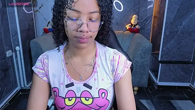 Snapshot of Violeth_b chatting on May 25, 2026, 12:48 pm Violeth b online show from May 25, 2026, 12:48 pm
