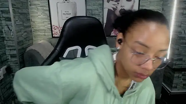 Violeth b online show from September 27, 2025, 12:44 pm