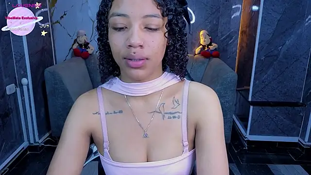 Snapshot of Violeth_b chatting on May 28, 2026, 1:06 pm Violeth b online show from May 28, 2026, 1:06 pm
