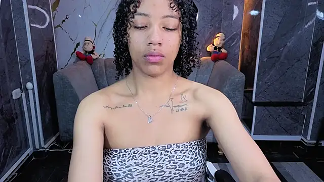 Snapshot of Violeth_b chatting on April 24, 2026, 1:02 pm Violeth b online show from April 24, 2026, 1:02 pm