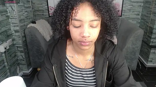 Violeth b online show from September 26, 2025, 12:56 pm