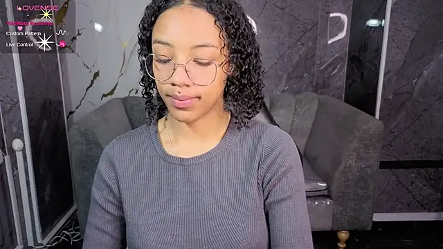 Violeth b online show from February 21, 2026, 12:51 pm