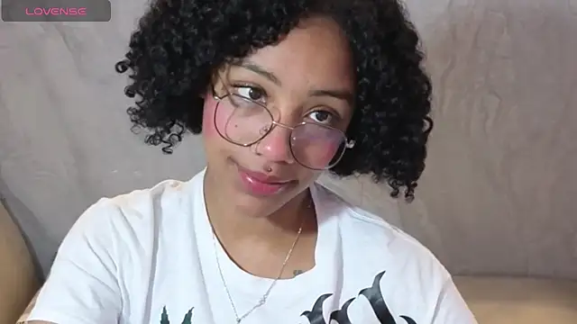 Violeth b online show from October 15, 2025, 12:46 pm