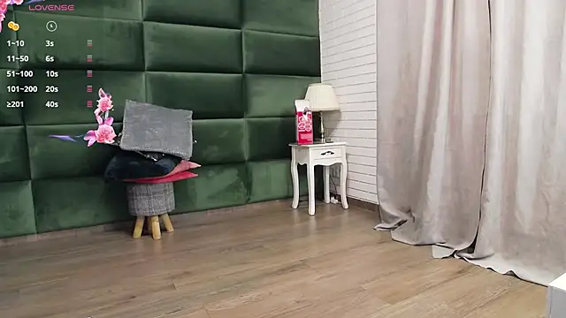 SelenSummer online show from September 19, 2025, 4:05 am