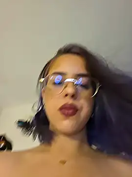 Snapshot of LisandreLaVenale chatting on June 19, 2026, 10:25 pm LisandreLaVenale online show from June 19, 2026, 10:25 pm