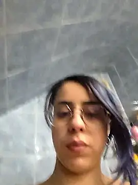 LisandreLaVenale online show from February 18, 2026, 9:44 pm