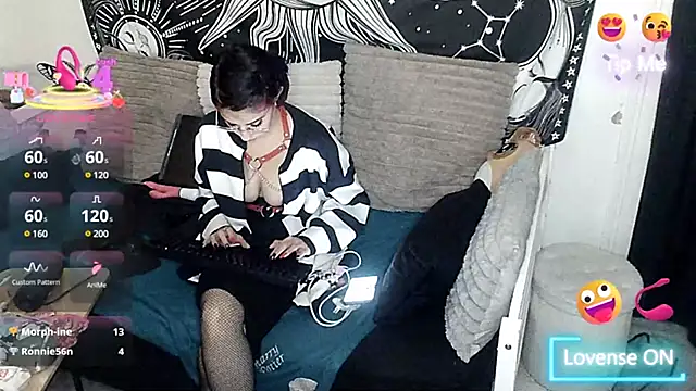 LisandreLaVenale online show from March 16, 2025, 8:10 pm