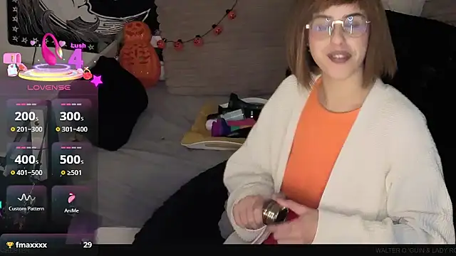 LisandreLaVenale online show from October 31, 2025, 11:33 pm