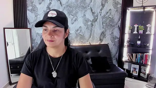 Carlota milf 30 online show from March 29, 2026, 3:57 pm