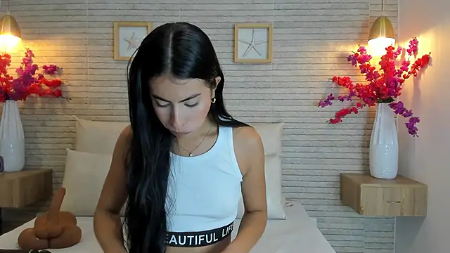 IssabellaLopez online show from October 1, 2025, 12:20 pm