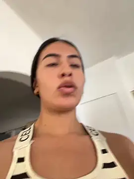 IssabellaLopez online show from September 19, 2025, 3:27 pm