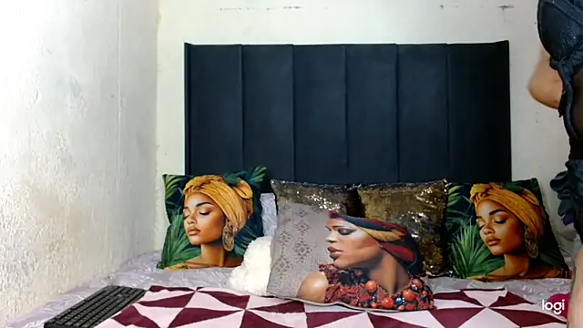 quenliyasa online show from April 11, 2026, 8:34 pm